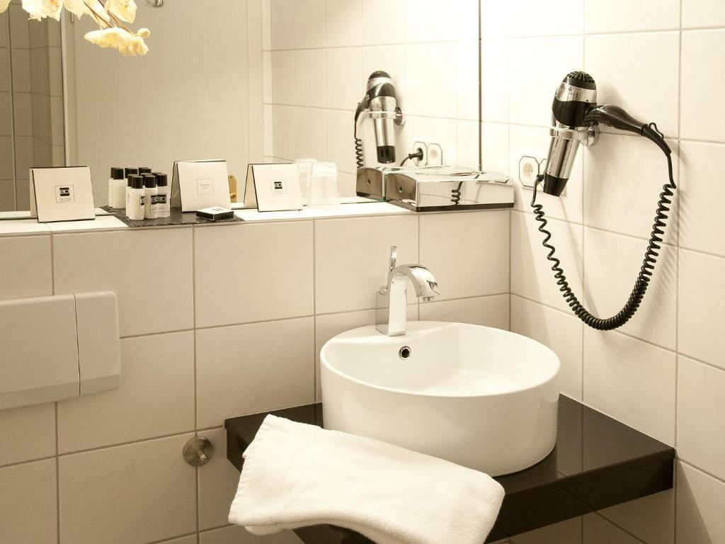 Amethyst Hotel Garni Lueneburg Deutsch Evern Rum bild